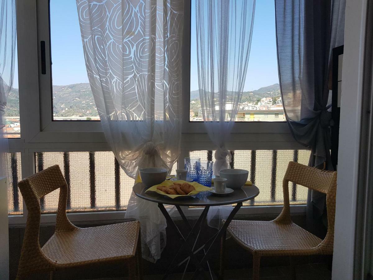 Appartamento Romantica fuga con vista panoramica sulla città di Savona Esterno foto